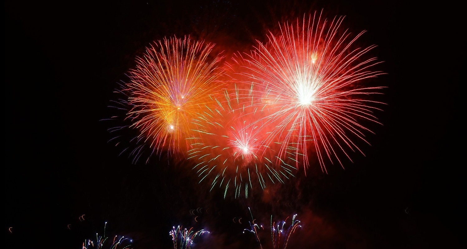 Silvester Feuerwerk rot